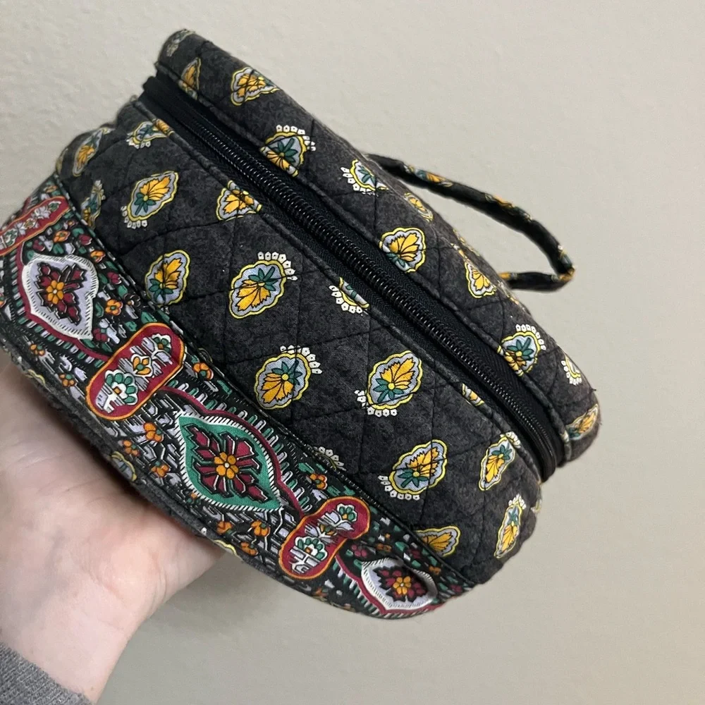 Americana by Sharif‎ quilted travel cosmetics storage bag